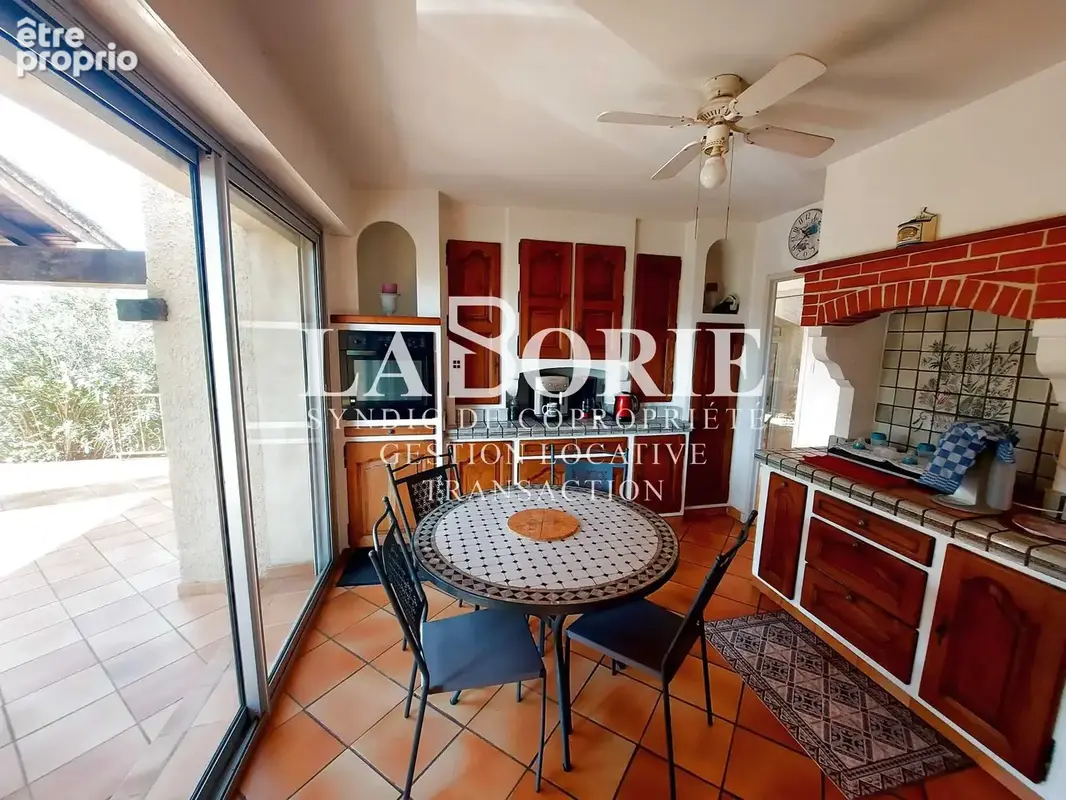 Grande villa à Sorgues : disposant d'un appartement indépendant - photo 6
