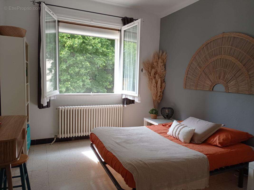 Maison à LAUDUN-L'ARDOISE