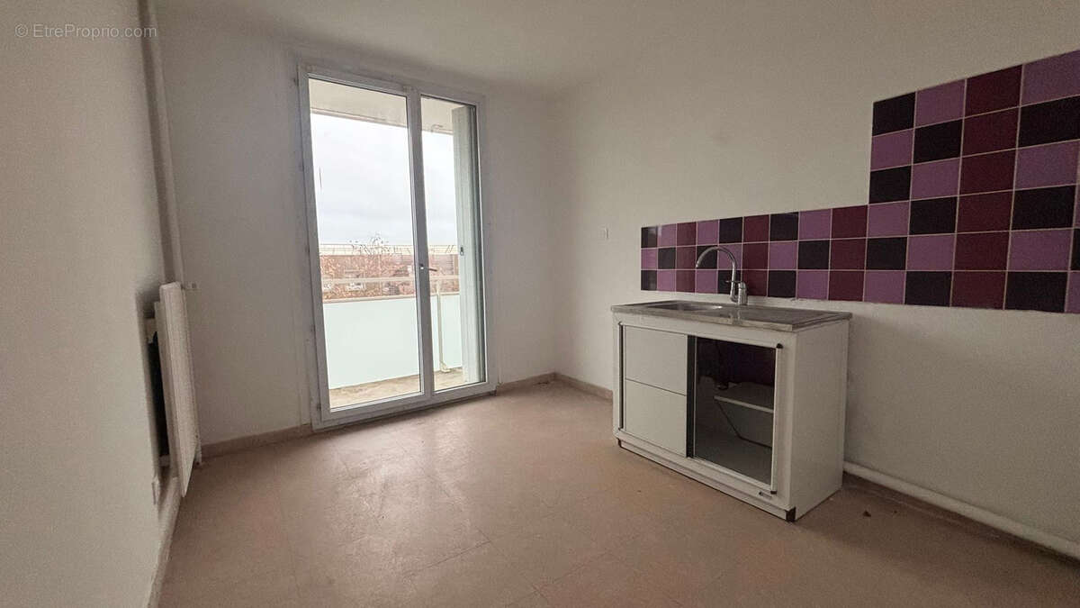 Appartement à PORT-DE-BOUC