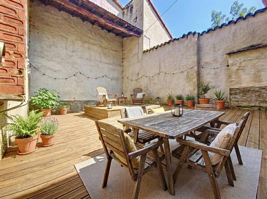 Appartement à MARCILLY-LE-CHATEL