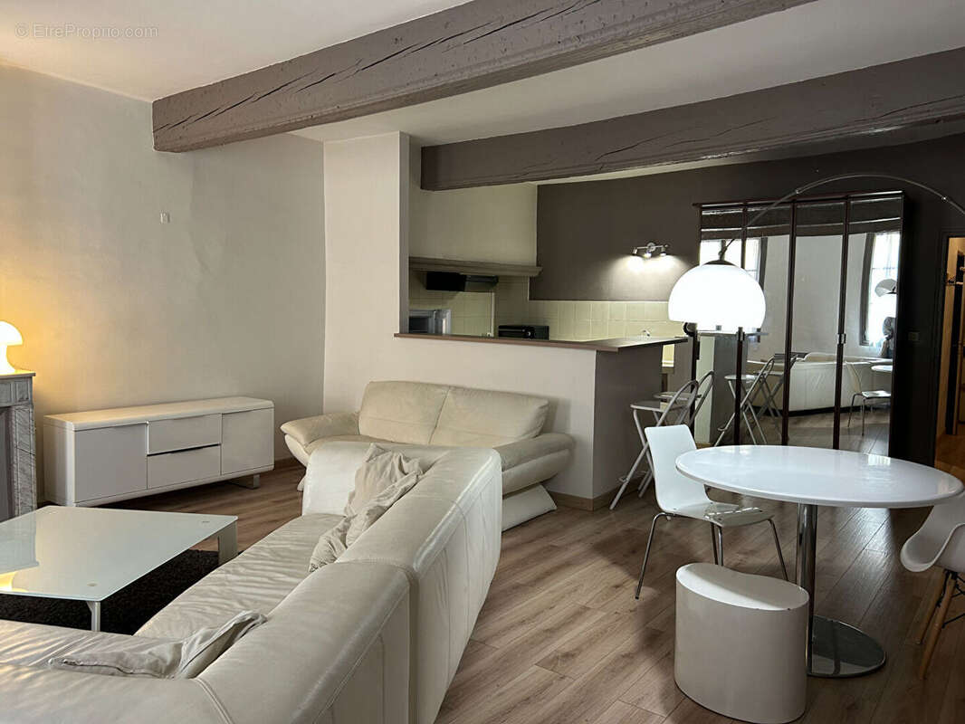 Appartement 2 pièces à vendre récemment rénové quartier du Palais de Justice - photo 3