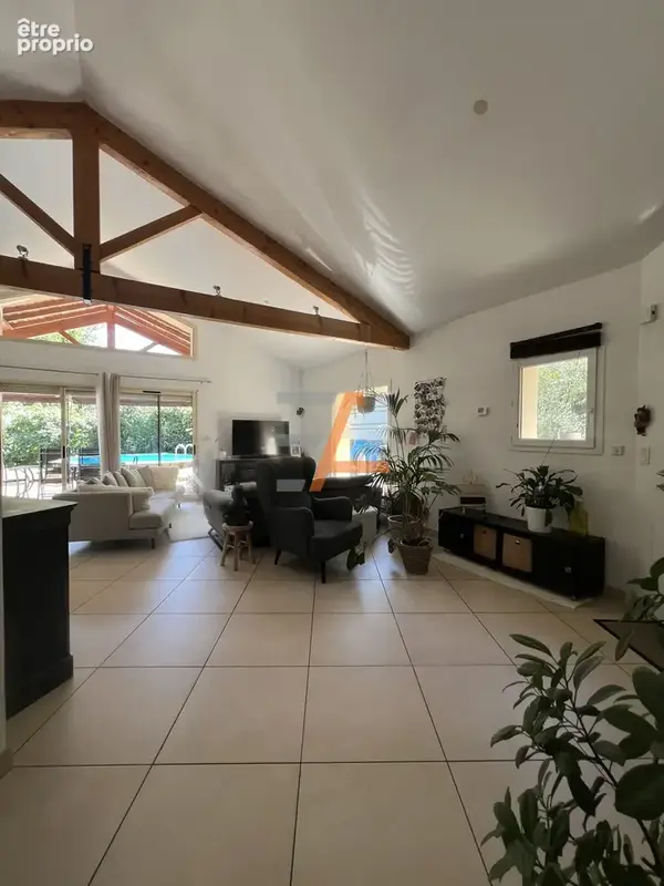 UNIEUX Maison d’architecte 120,80 m2   Terrain 1 000 m2   Piscine   Garage double - photo 10