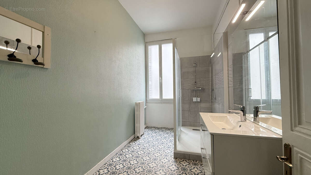 Appartement T3 face au parc des Sources avec balcon et ascenseur - photo 15