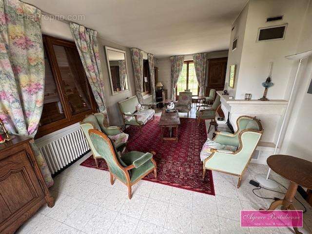 Maison 198 m² à Breteuil  - photo 3