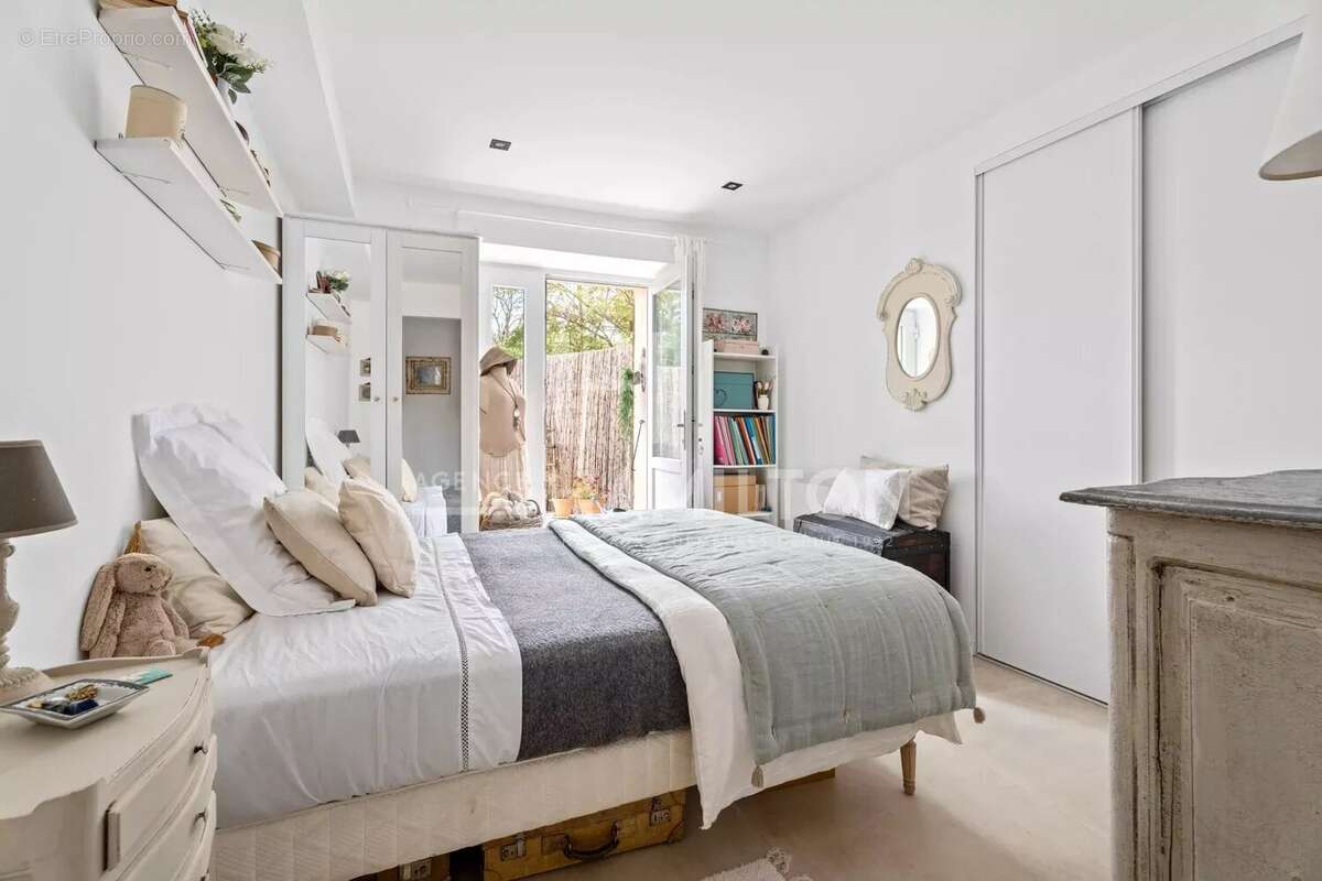 Appartement à CHATEAUNEUF-GRASSE