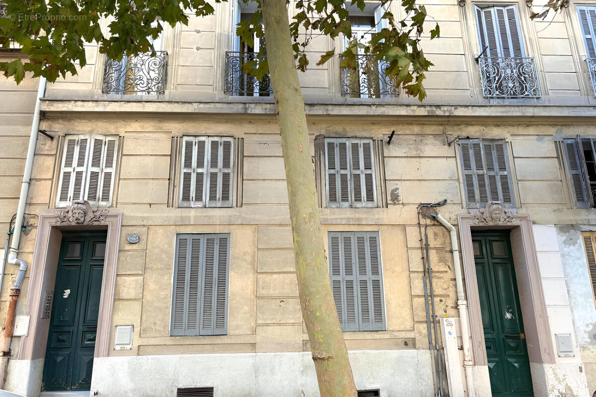 Appartement à MARSEILLE-2E