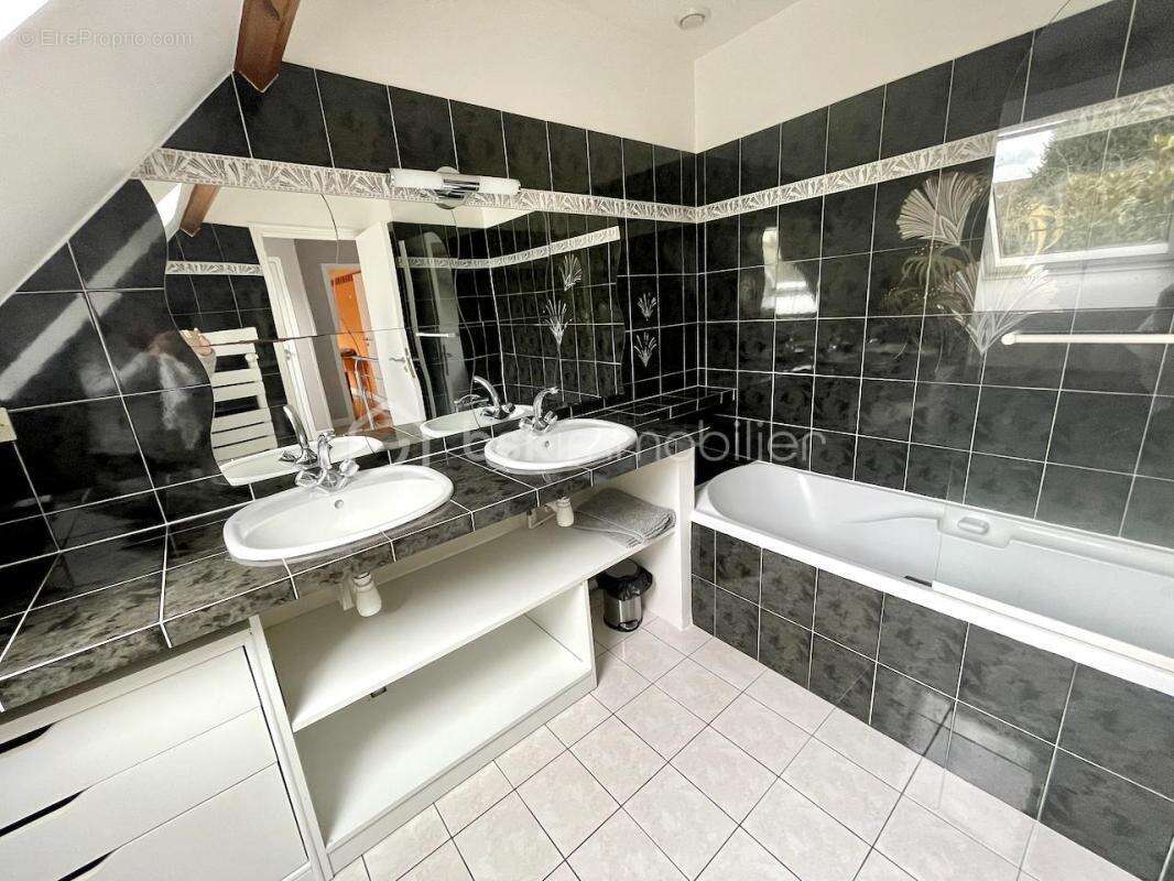 Maison à VILLIERS-SUR-ORGE