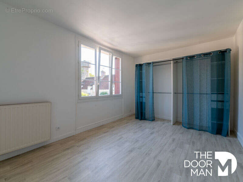 Appartement à LE PERRAY-EN-YVELINES