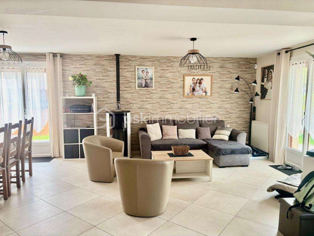 Maison à SAINTRY-SUR-SEINE