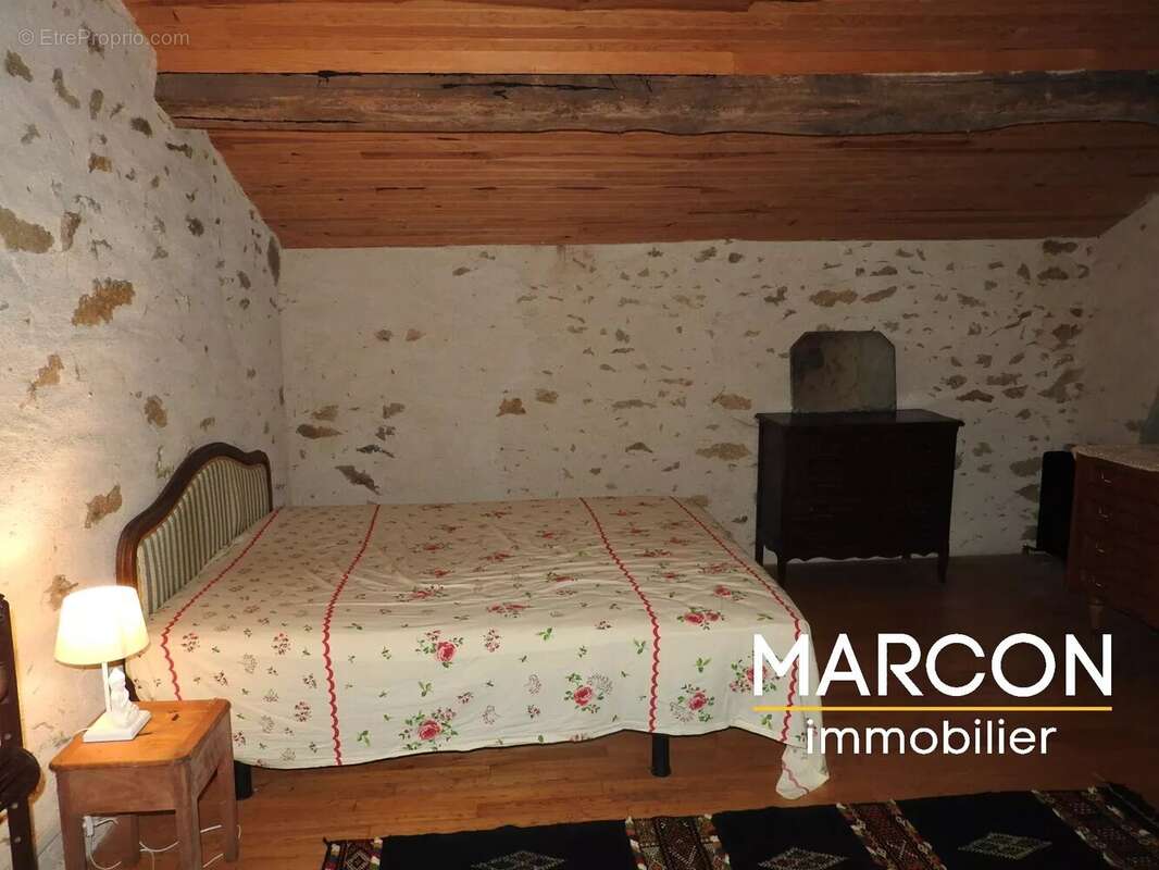 Maison à SAINT-PIERRE-BELLEVUE