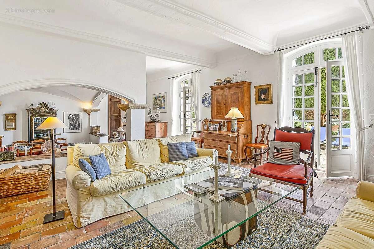 Maison à TOURRETTES-SUR-LOUP
