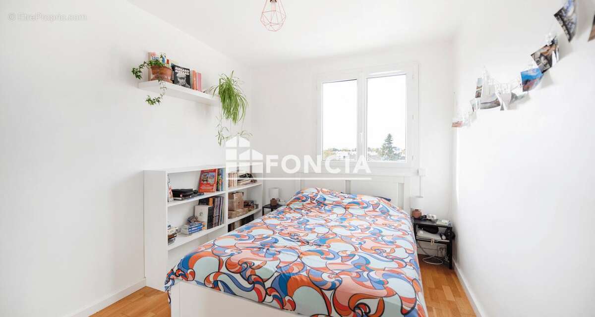 Appartement à LA CHAPELLE-SAINT-MESMIN