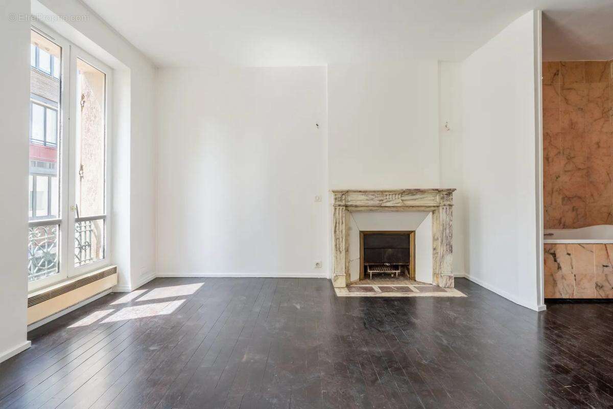 Appartement à PARIS-11E
