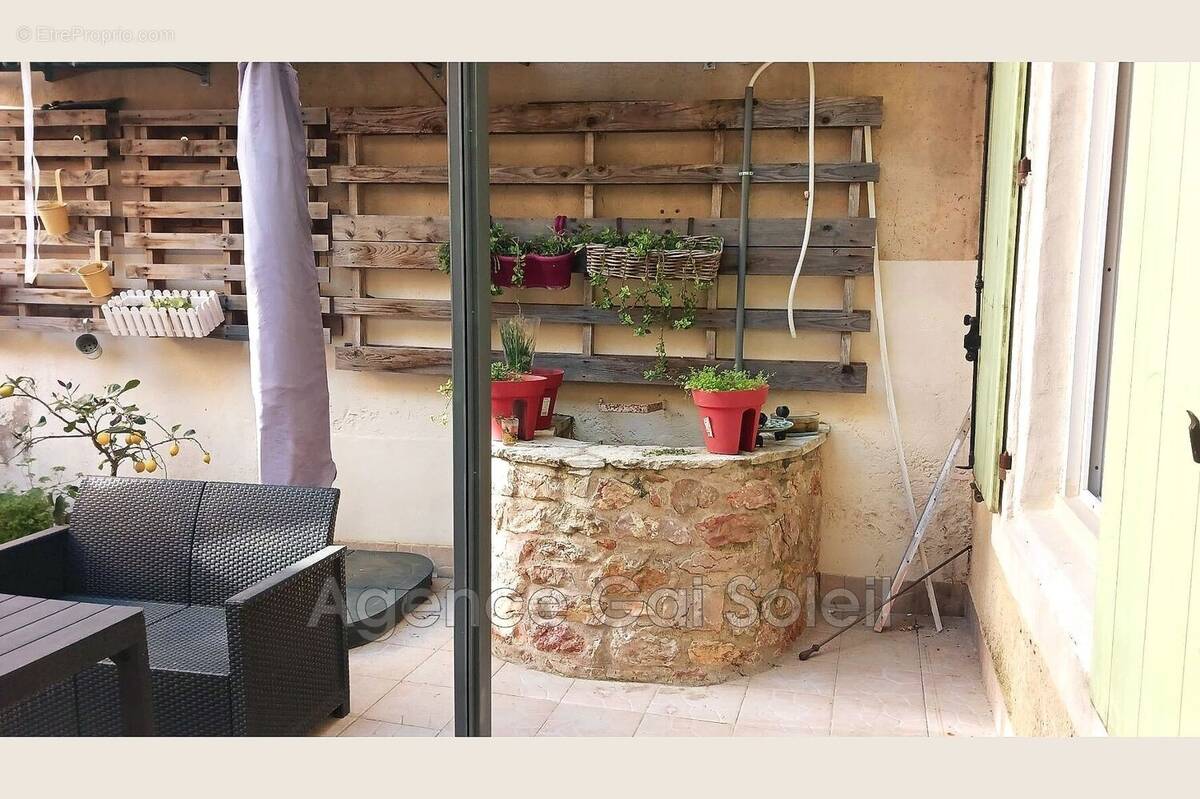 Maison à NISSAN-LEZ-ENSERUNE