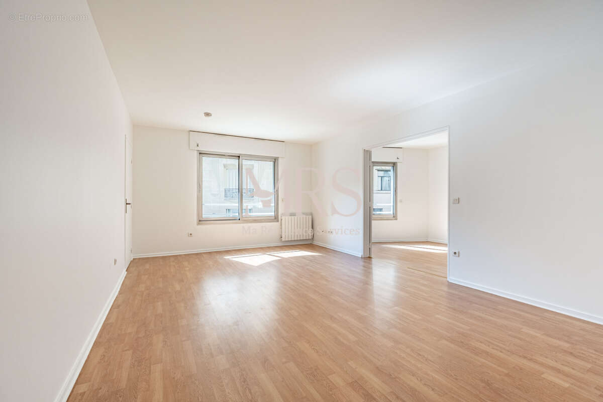 Appartement 80 m² à Paris-16e  - photo 5