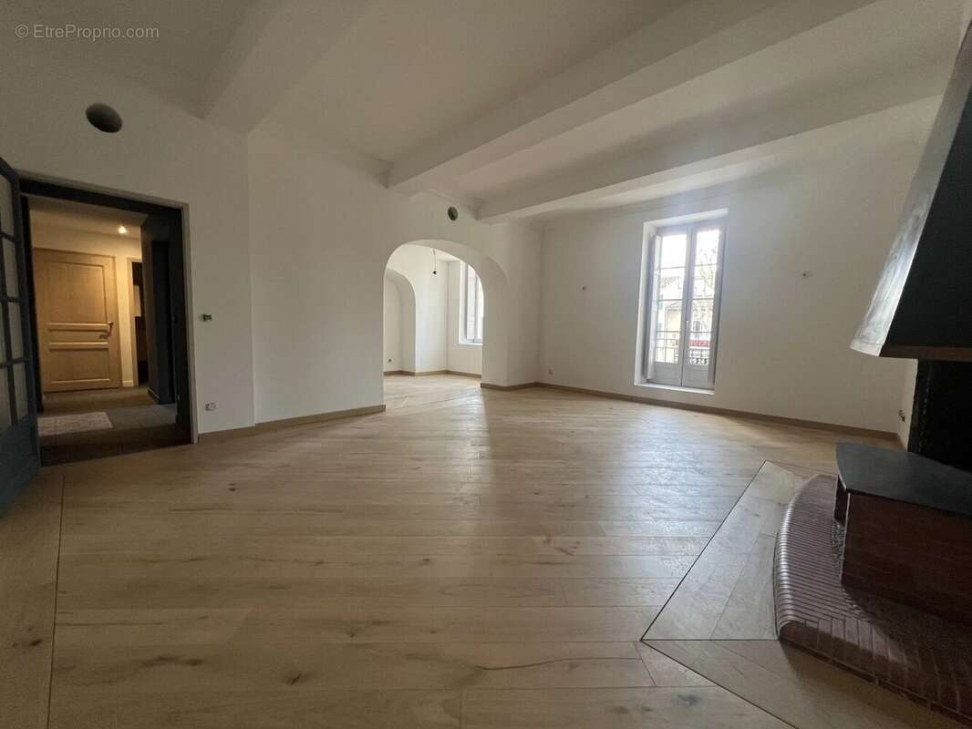 Salon / Séjour - Appartement à NIMES