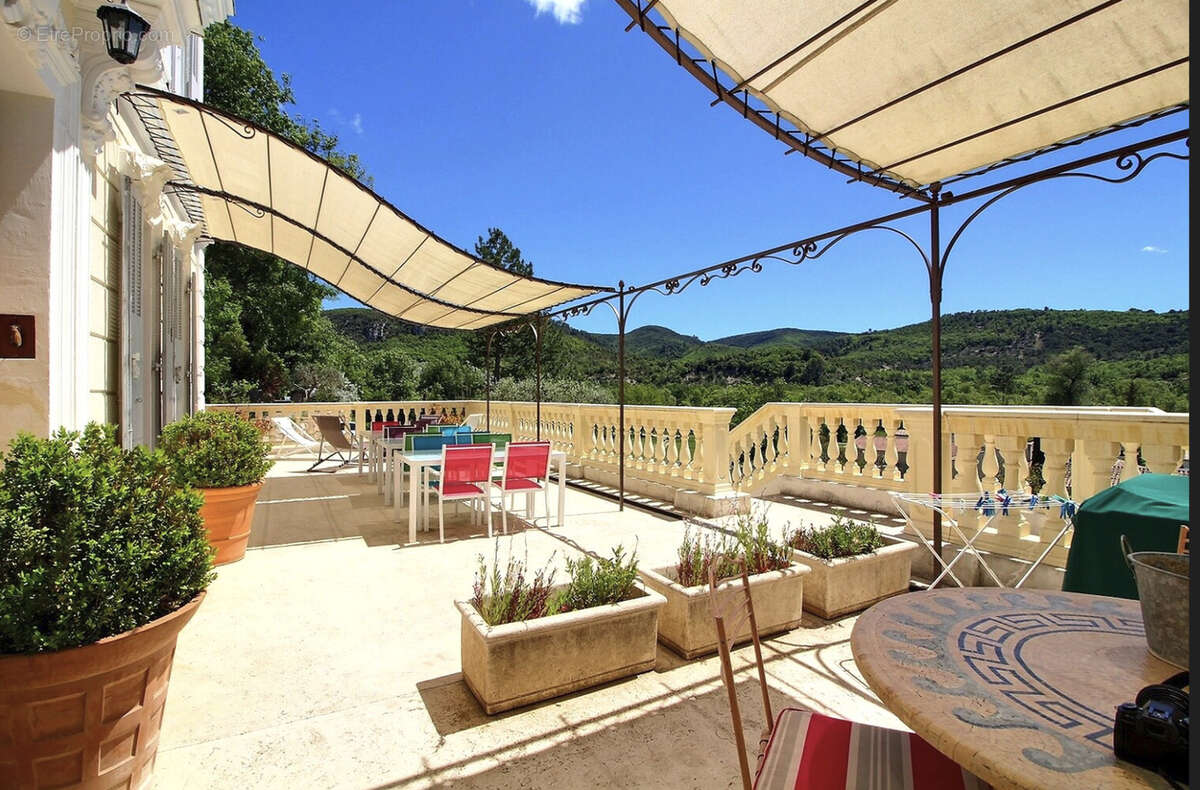 Maison à GREOUX-LES-BAINS