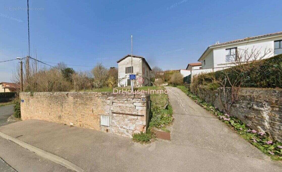 Terrain à FLEURIEU-SUR-SAONE