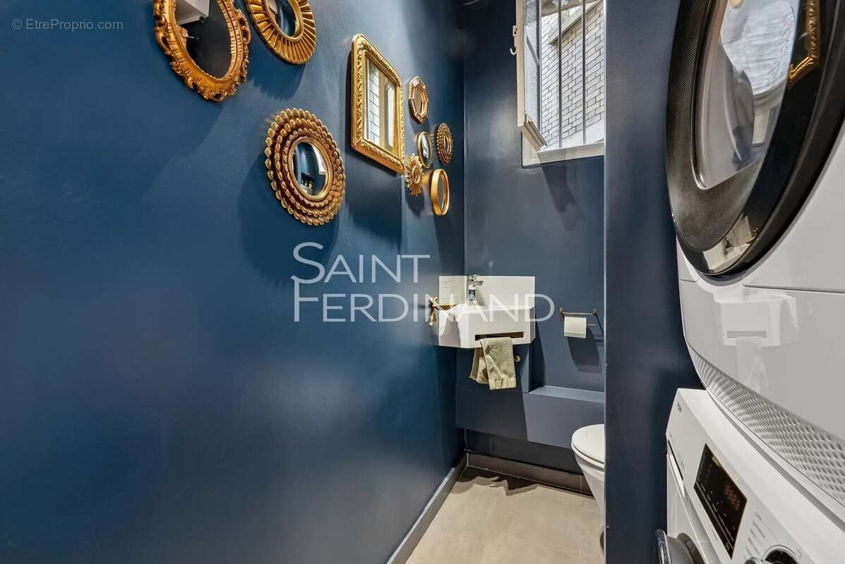 Appartement à NEUILLY-SUR-SEINE