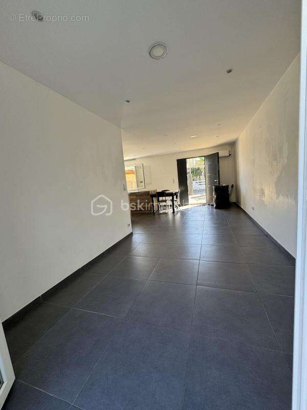 34500 beziers crouzette - villa plain pied 66m2 - 2 faces - rénovée - terrasse avant - jardinet arrière - photo 28