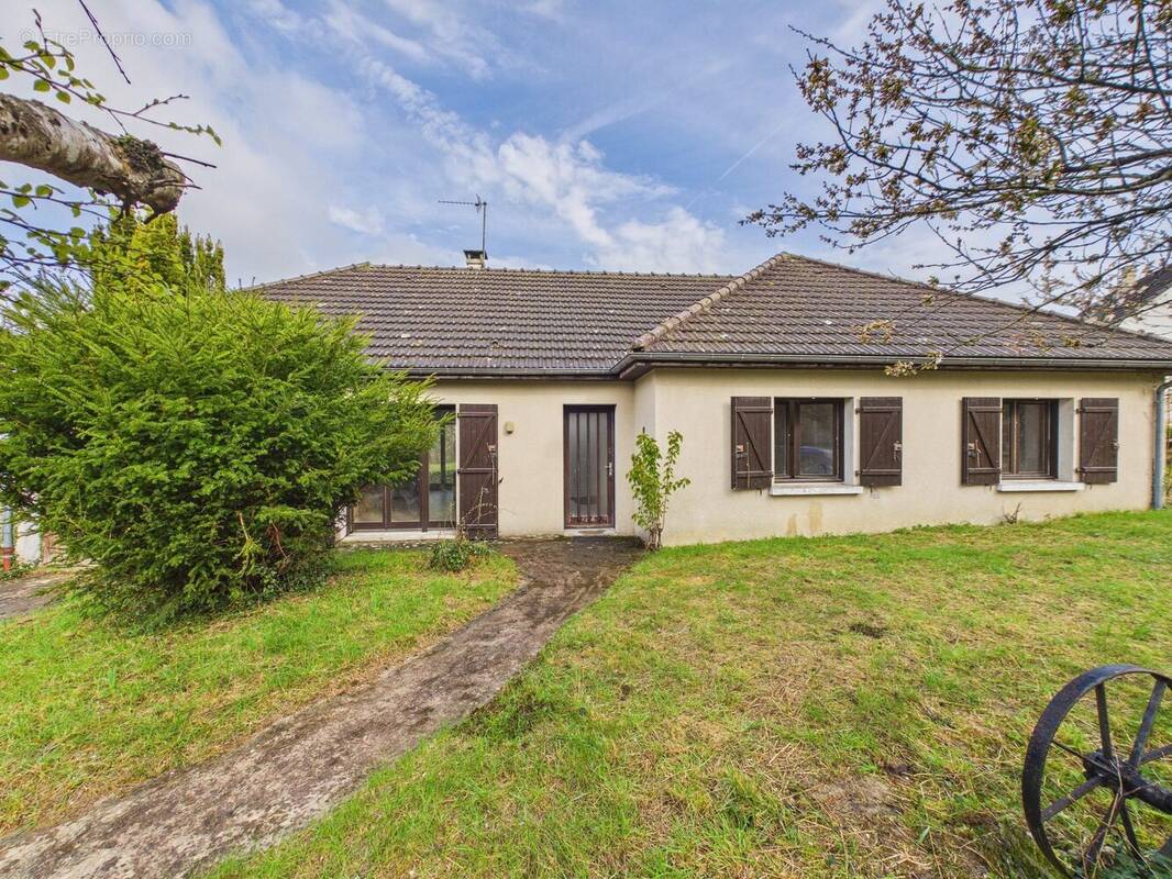 Maison à BERCENAY-LE-HAYER