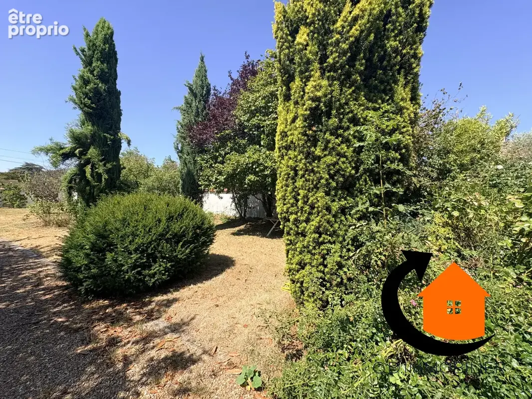 Fontaine la guyon - photo 23