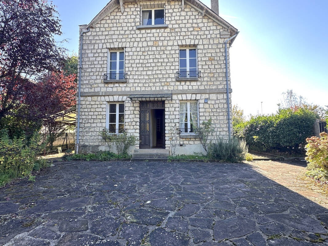Maison à BUXEROLLES
