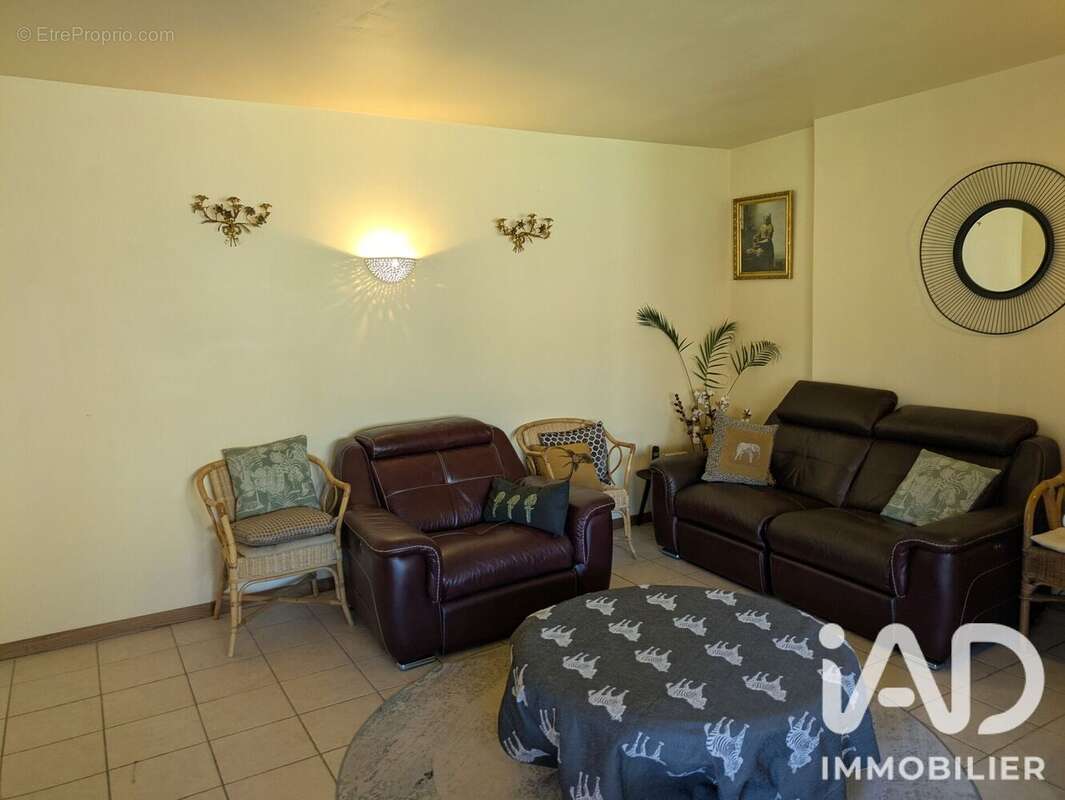 Maison 211 m² à Savignac-De-Miremont  - photo 7