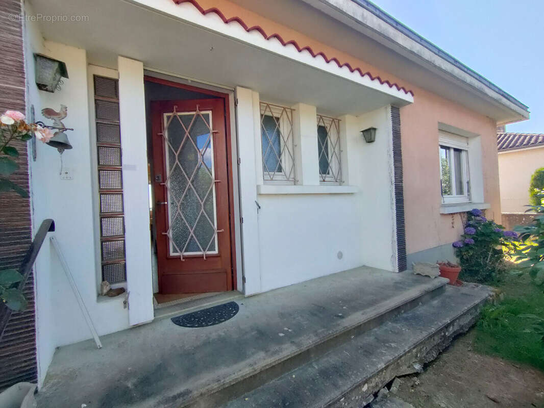 Maison à CHALUS