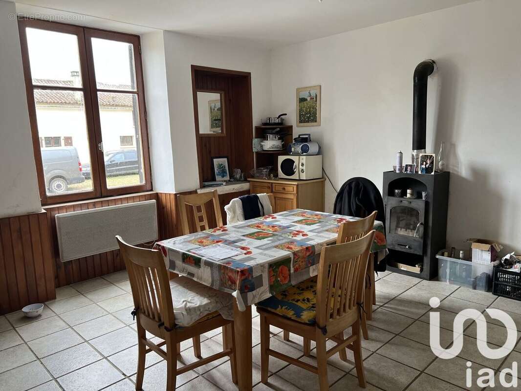 Maison 239 m² à Villemain  - photo 6