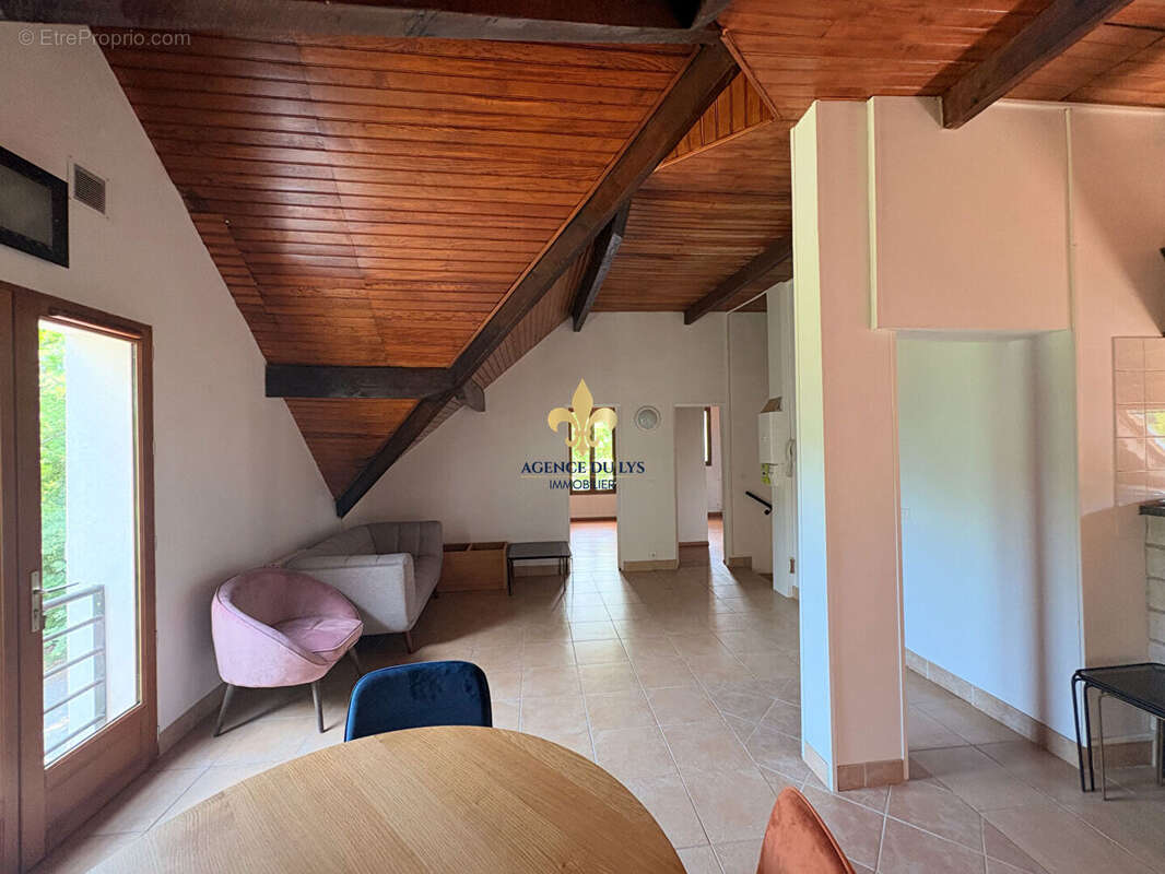 Appartement à GOUVIEUX