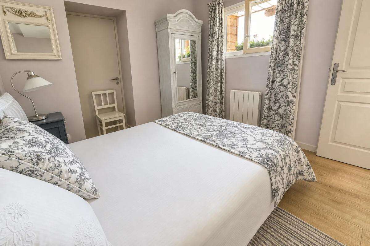 Maison de 8 pièces de 200 m² située à Châteney - photo 10