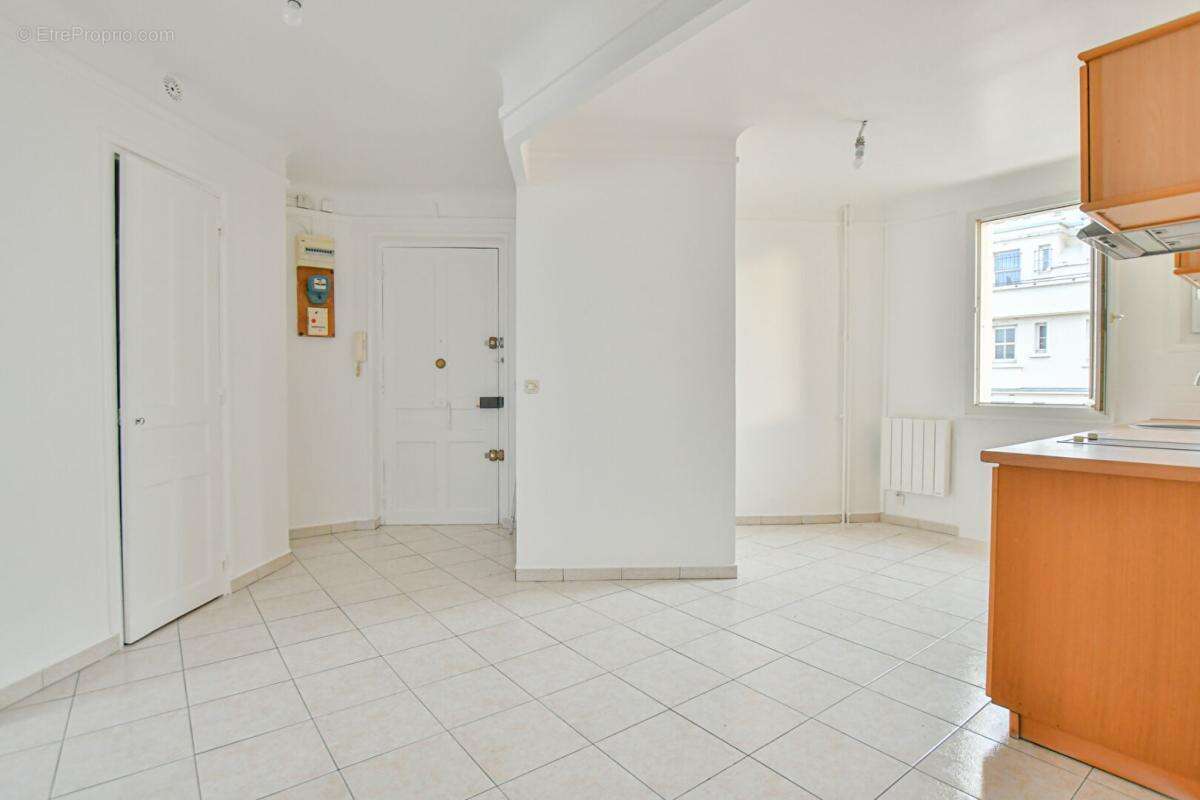 Appartement  Courbevoie 2 pièce(s) - photo 2