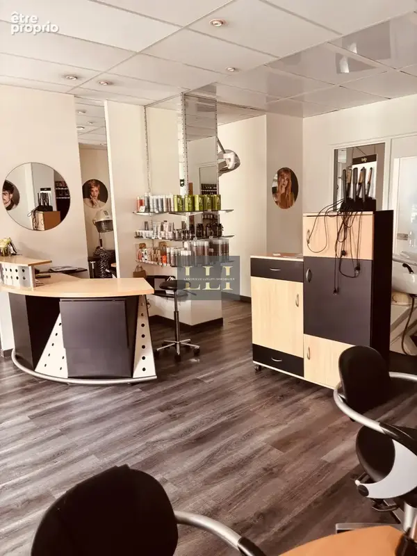 À vendre, salon de coiffure clé en main d’environ 70 m2 à Reims - photo 4