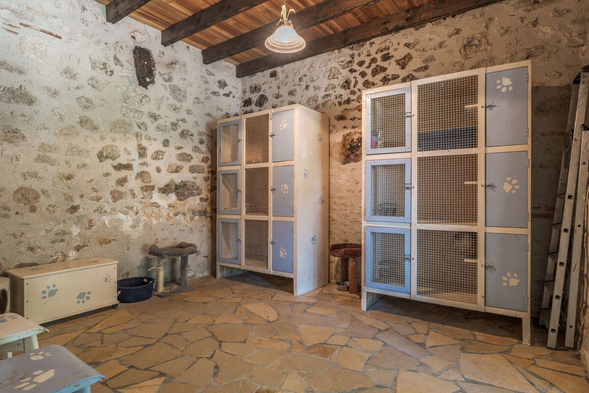 Maison à SAINTE-COLOMBE-DE-VILLENEUVE