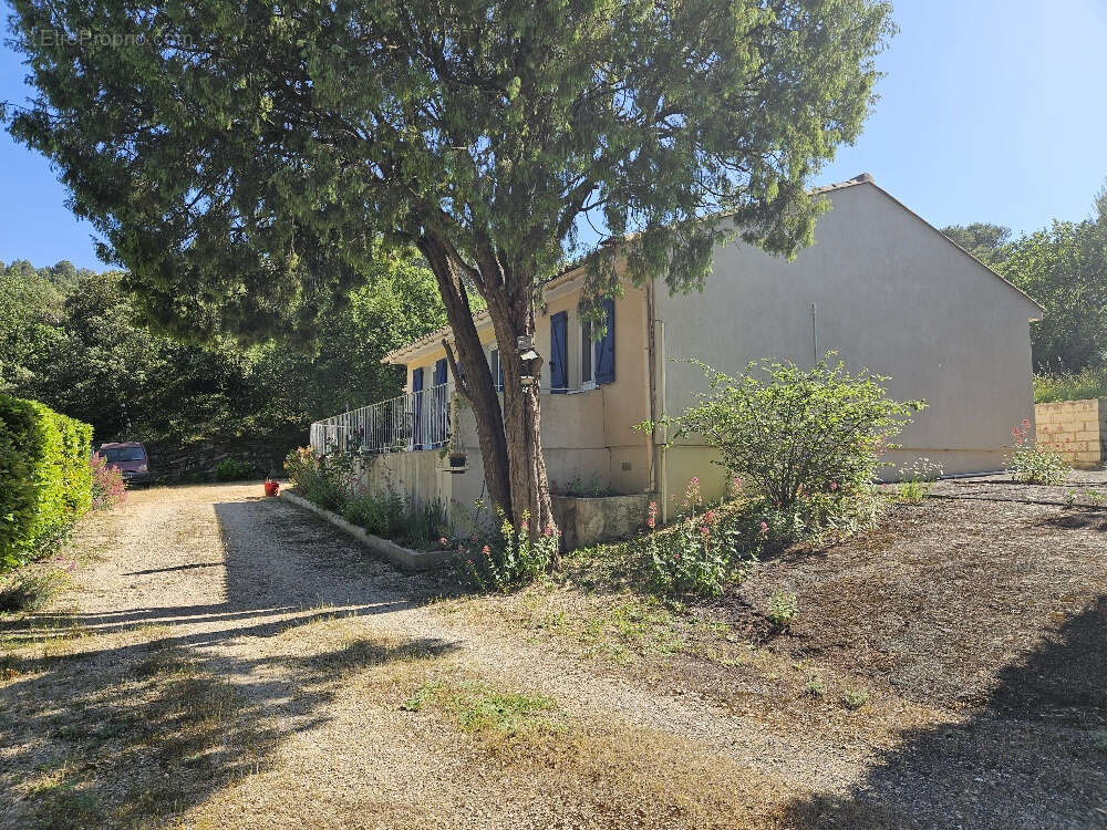Maison à MORNAS