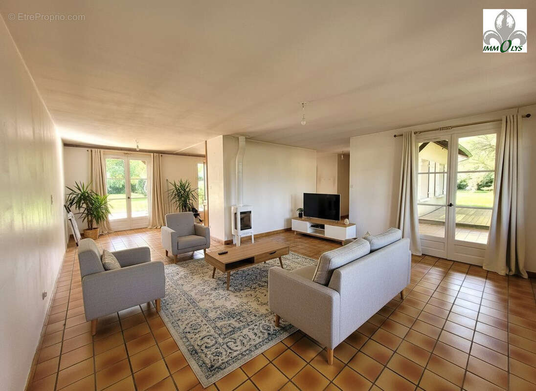 Maison à LA GENETE