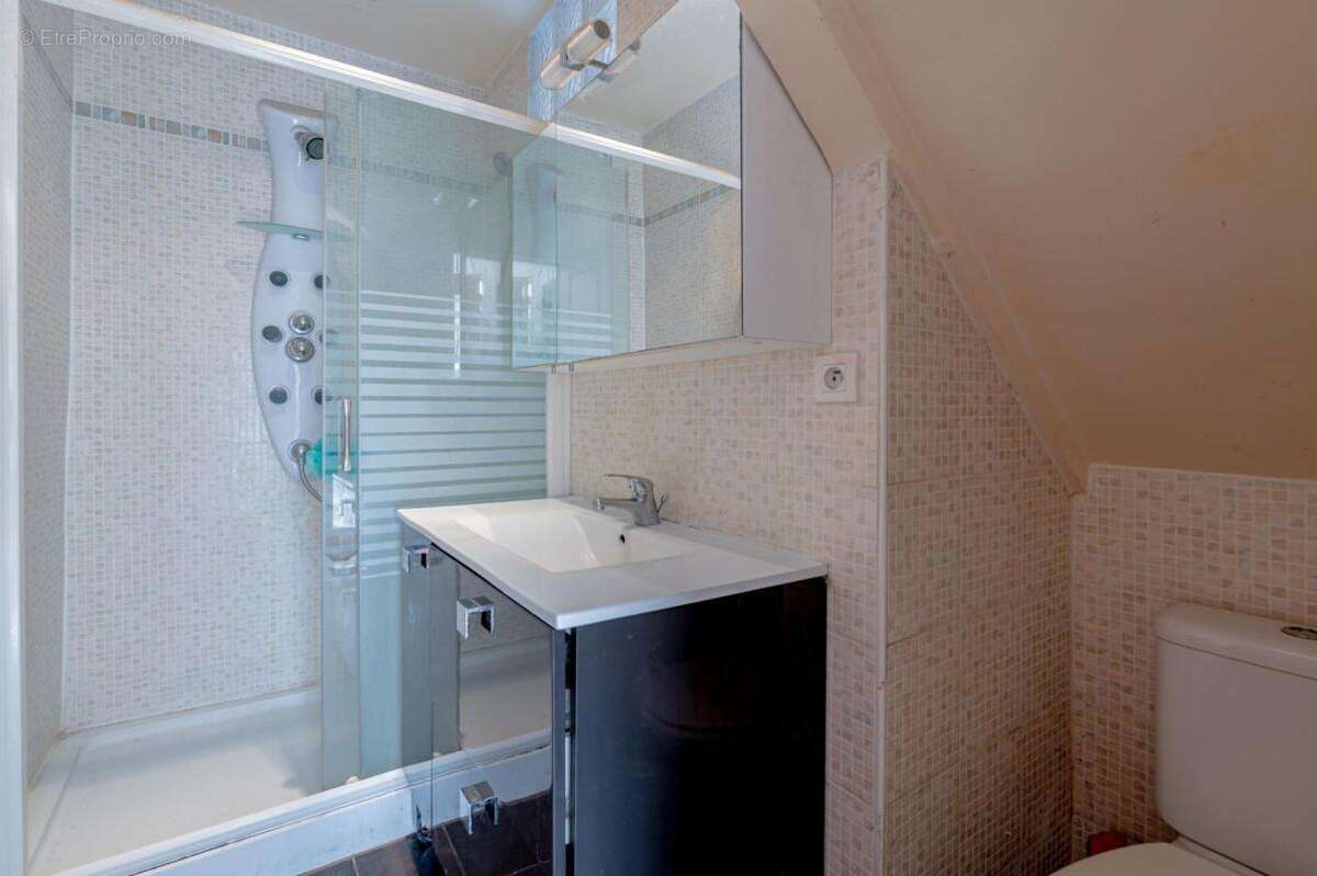 Maison à SAINT-MAUR-DES-FOSSES