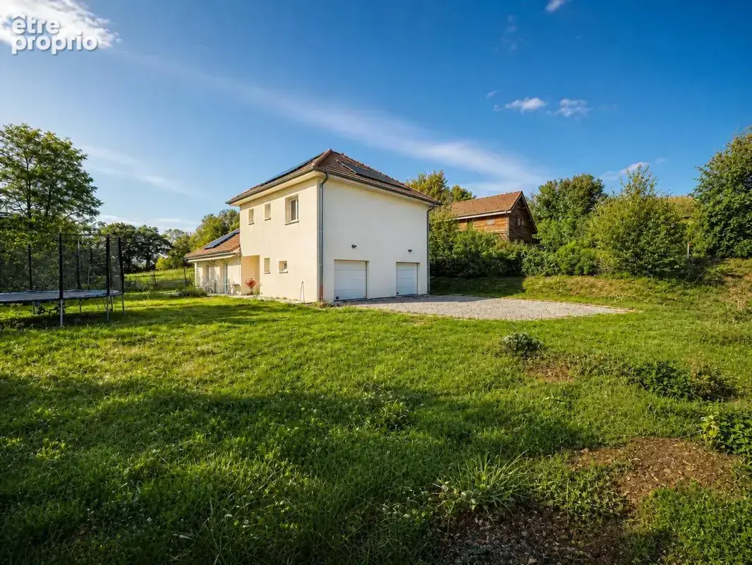Belle maison familiale avec 4 chambres, grand garage et jardin arboré - photo 25