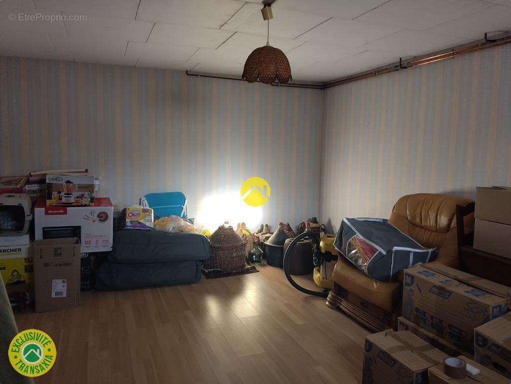 Maison à LE VEURDRE