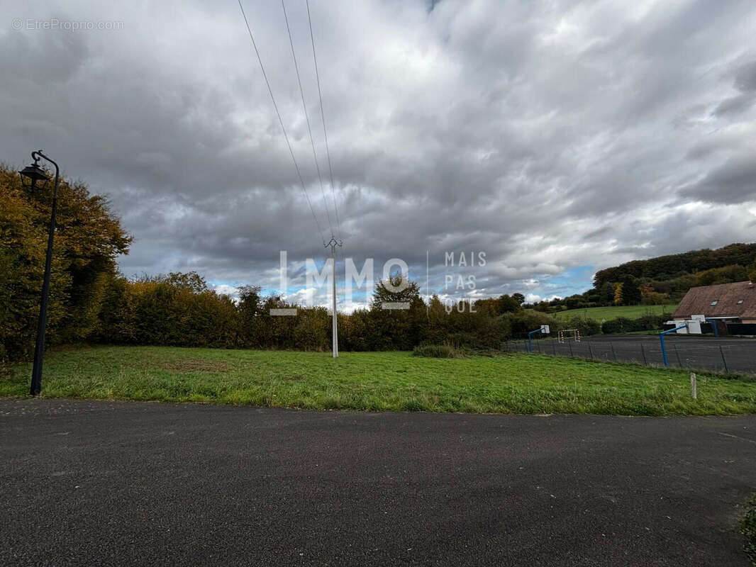 Terrain à PRUILLE-L'EGUILLE