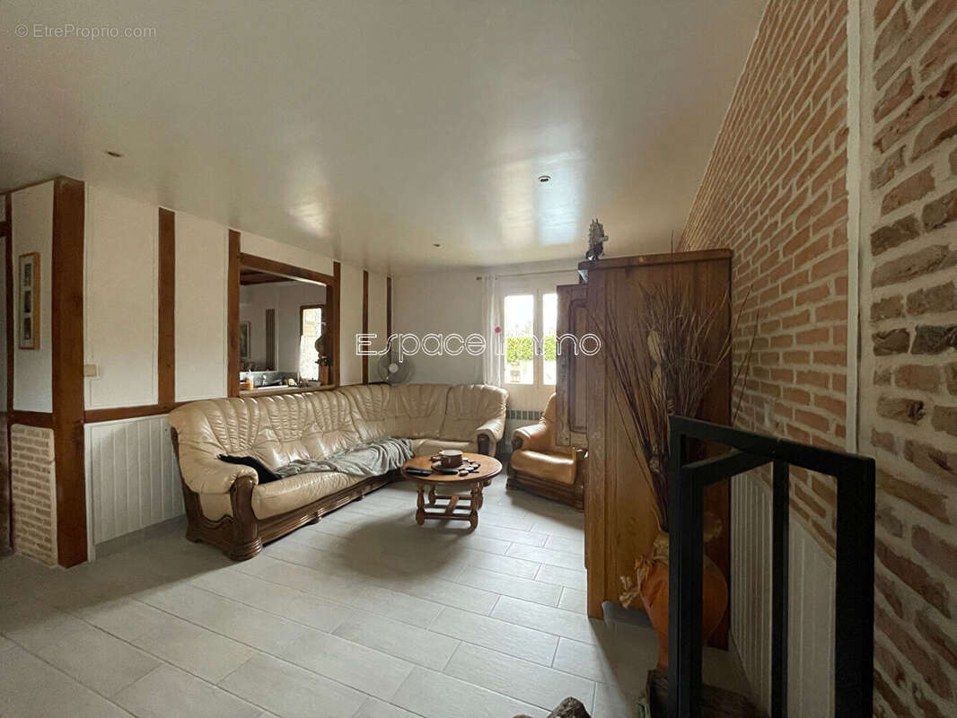Maison à MALAUNAY