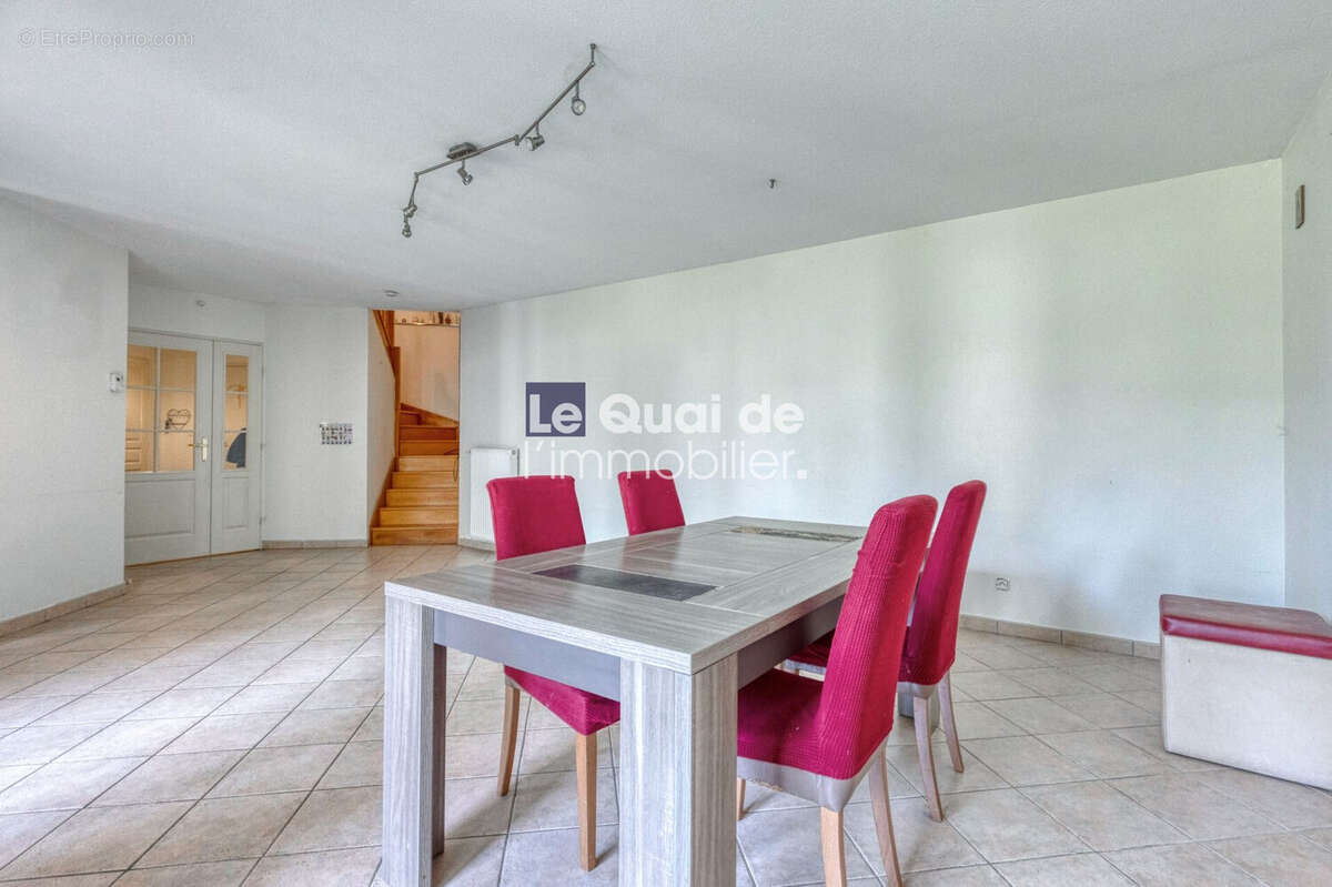 Appartement à SAINT-EGREVE