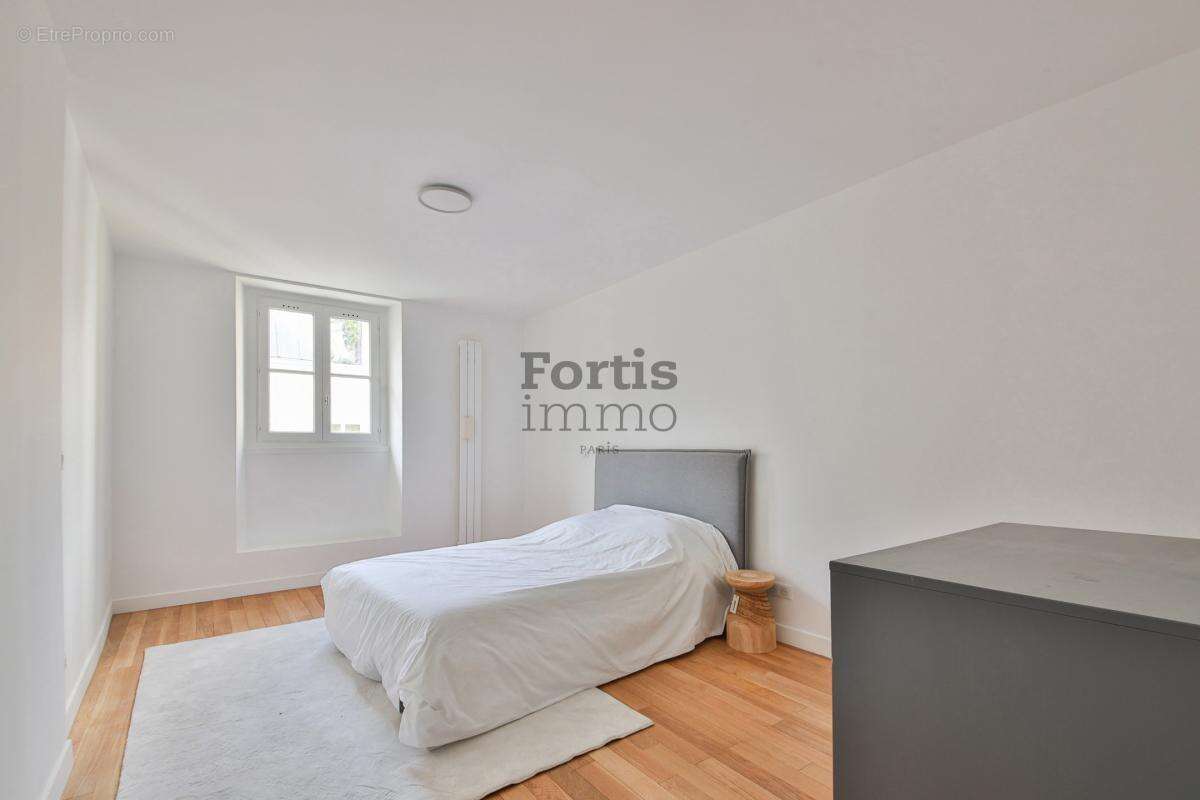 Appartement à PARIS-9E