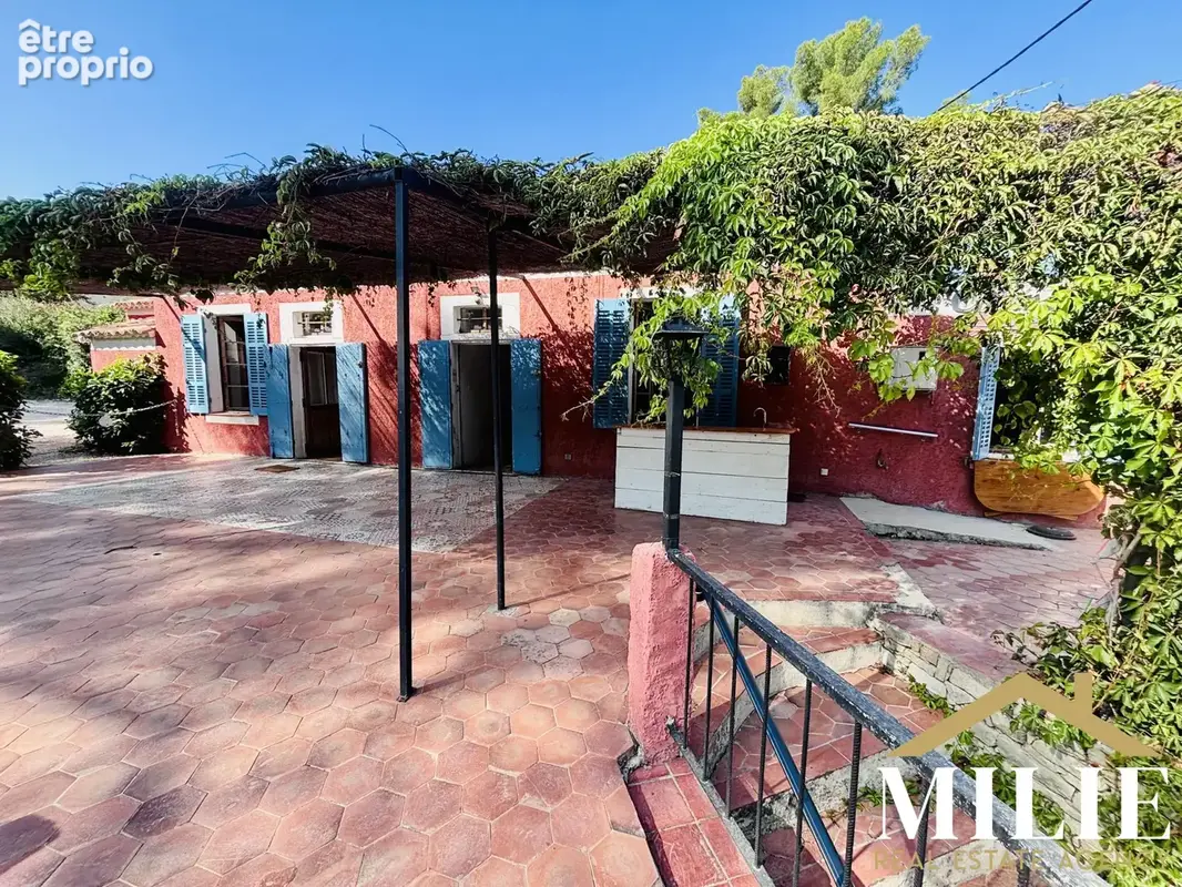 Maison 4 pièces 130 m² à vendre à Saint-Cyr-Sur-Mer (83270) - photo 4