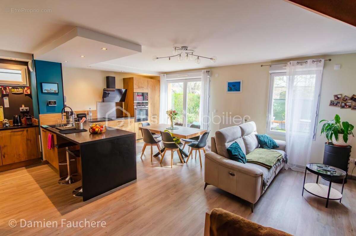 Maison à VAUX-LE-PENIL