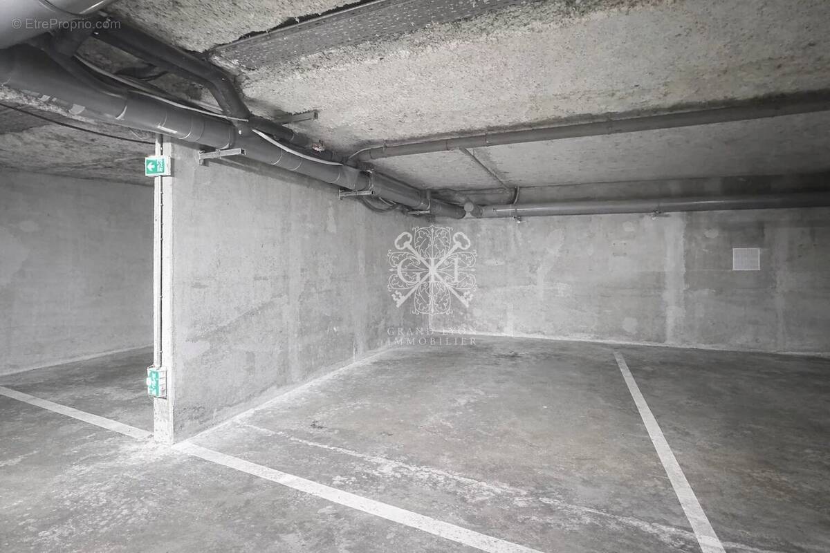 Parking à LYON-7E