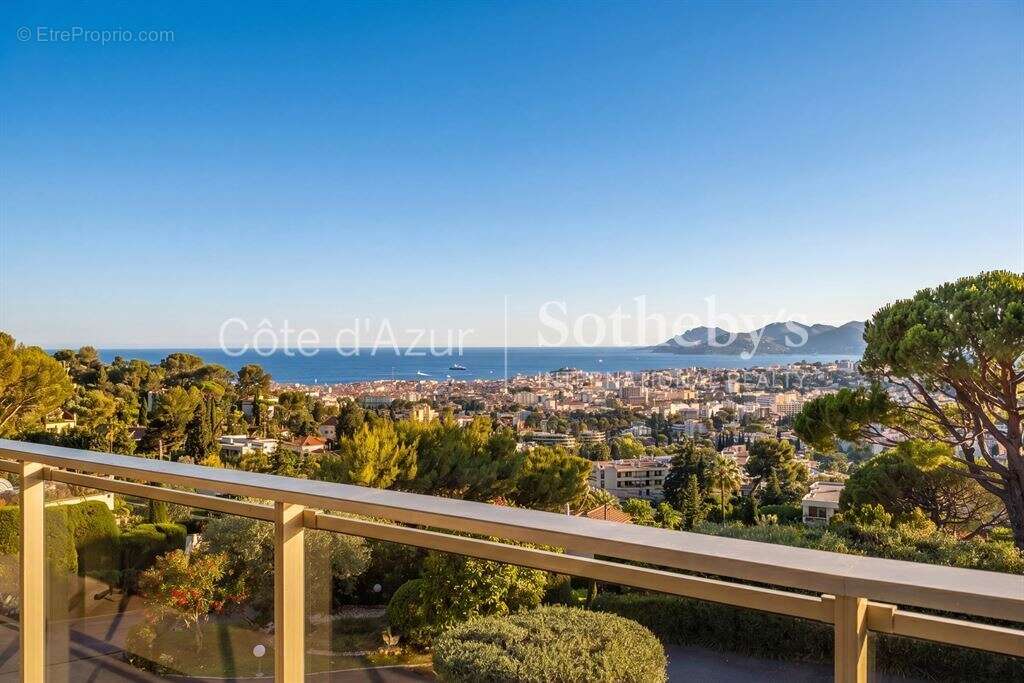 Appartement à LE CANNET