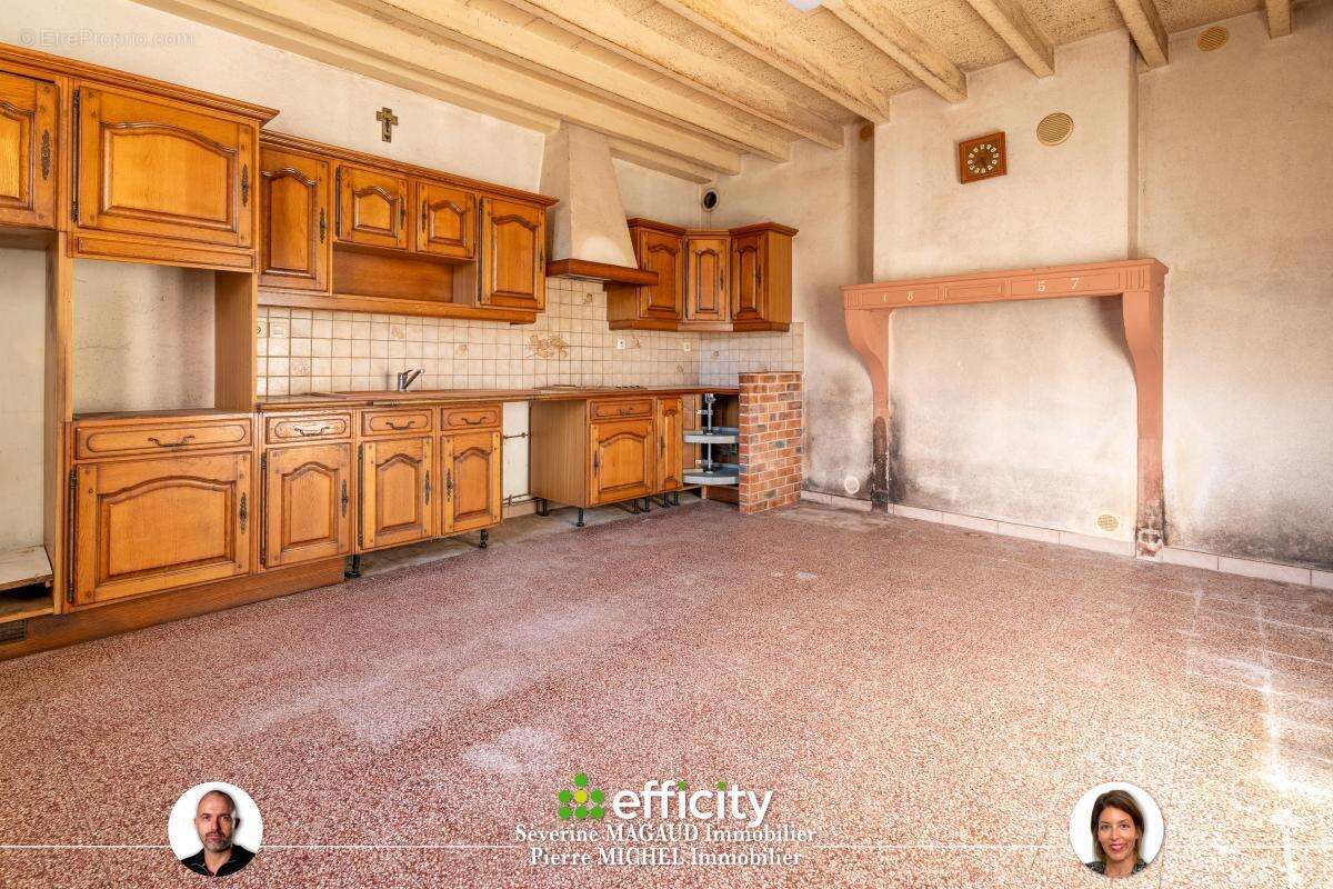 Maison à PONTCHARRA-SUR-TURDINE