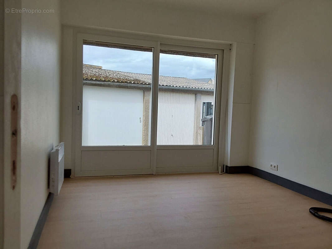 Appartement à DONVILLE-LES-BAINS
